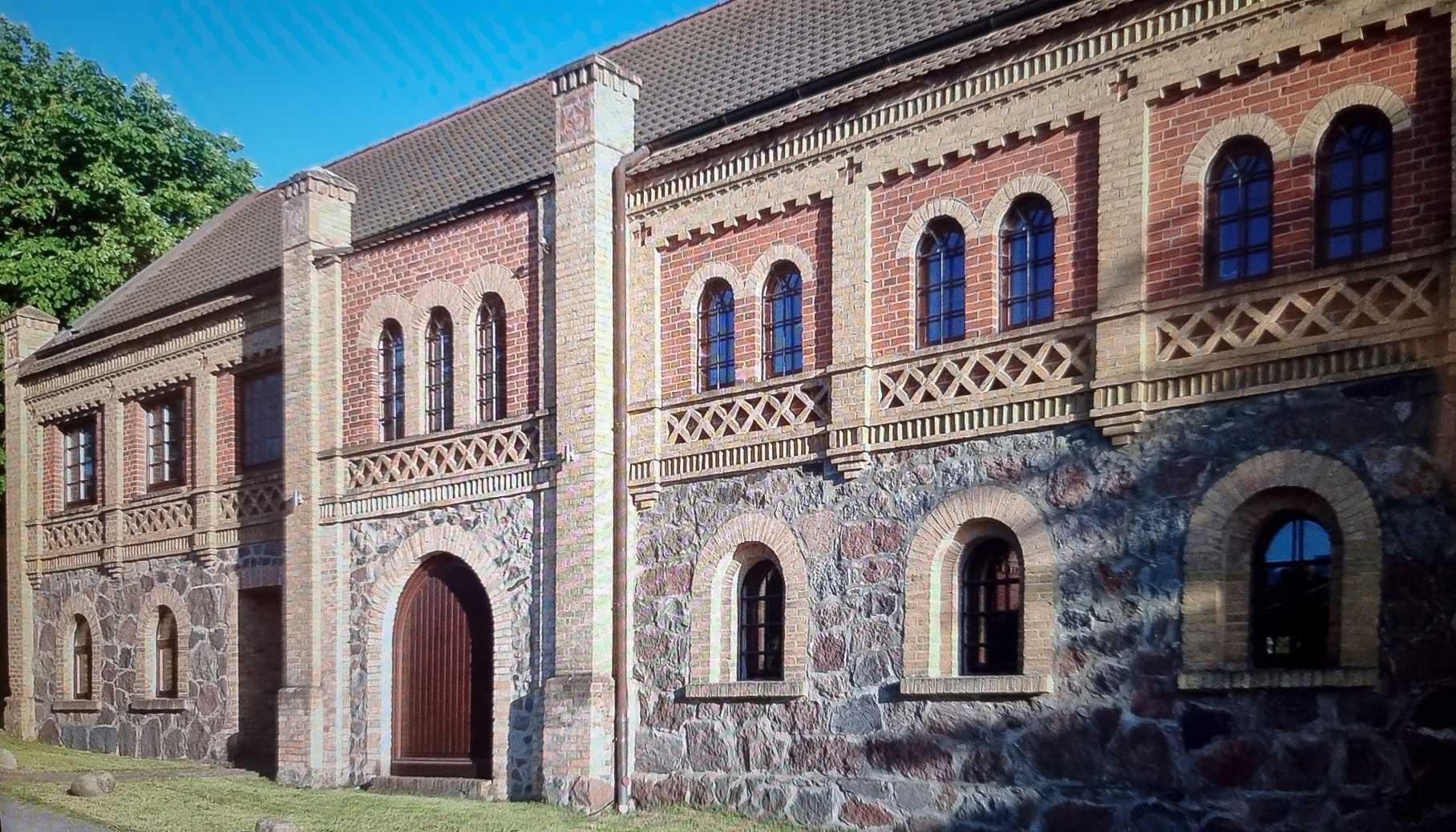 Fotos Einzigartiges Gutshaus (Bj. 1800) in Mecklenburg-Vorpommern (Herrenhaus, Gutshof)