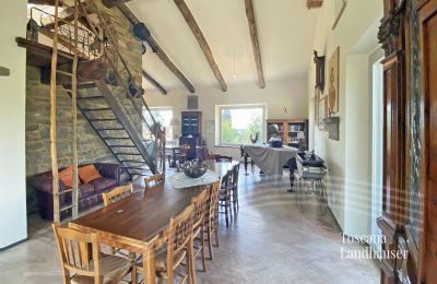 Landhaus kaufen Cortona, Toskana:  RIF 3085 Blick in Wohn- Essbereich