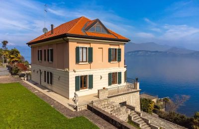 Historische Villa kaufen Belgirate, Piemont:  Außenansicht