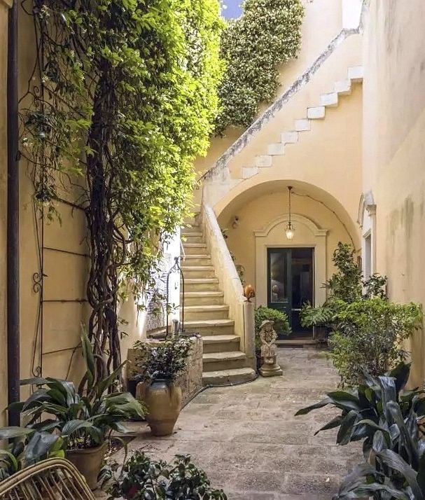 Innenhof einer Villa in Apulien
