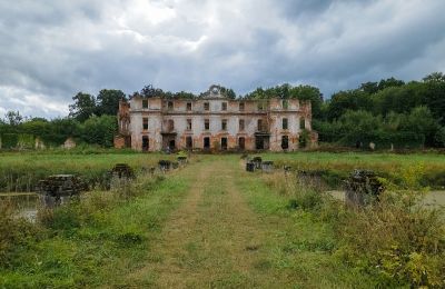 Slott til salgs Słobity, województwo warmińsko-mazurskie:  Innkjørsel