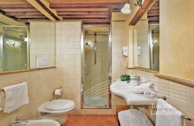 Landhuis te koop Asciano, Toscane:  RIF 2992 Badezimmer 1
