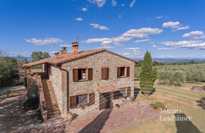 Lantligt hus till salu Sarteano, Toscana:  RIF 3009 Haus mit Außentreppe
