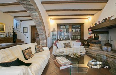 Lantligt hus till salu Sarteano, Toscana:  RIF 3009 Wohnbereich mit Rundbogen