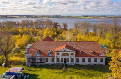 Charakterimmobilien, Līgutu - Gutshaus am See in Lettland