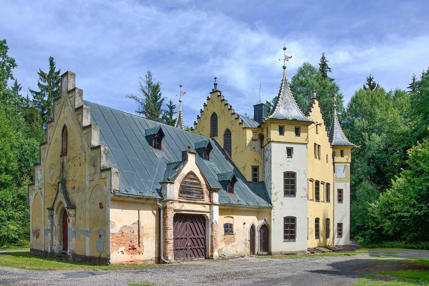 Bilder Lite slott i skogen nær Mariánské Lázně