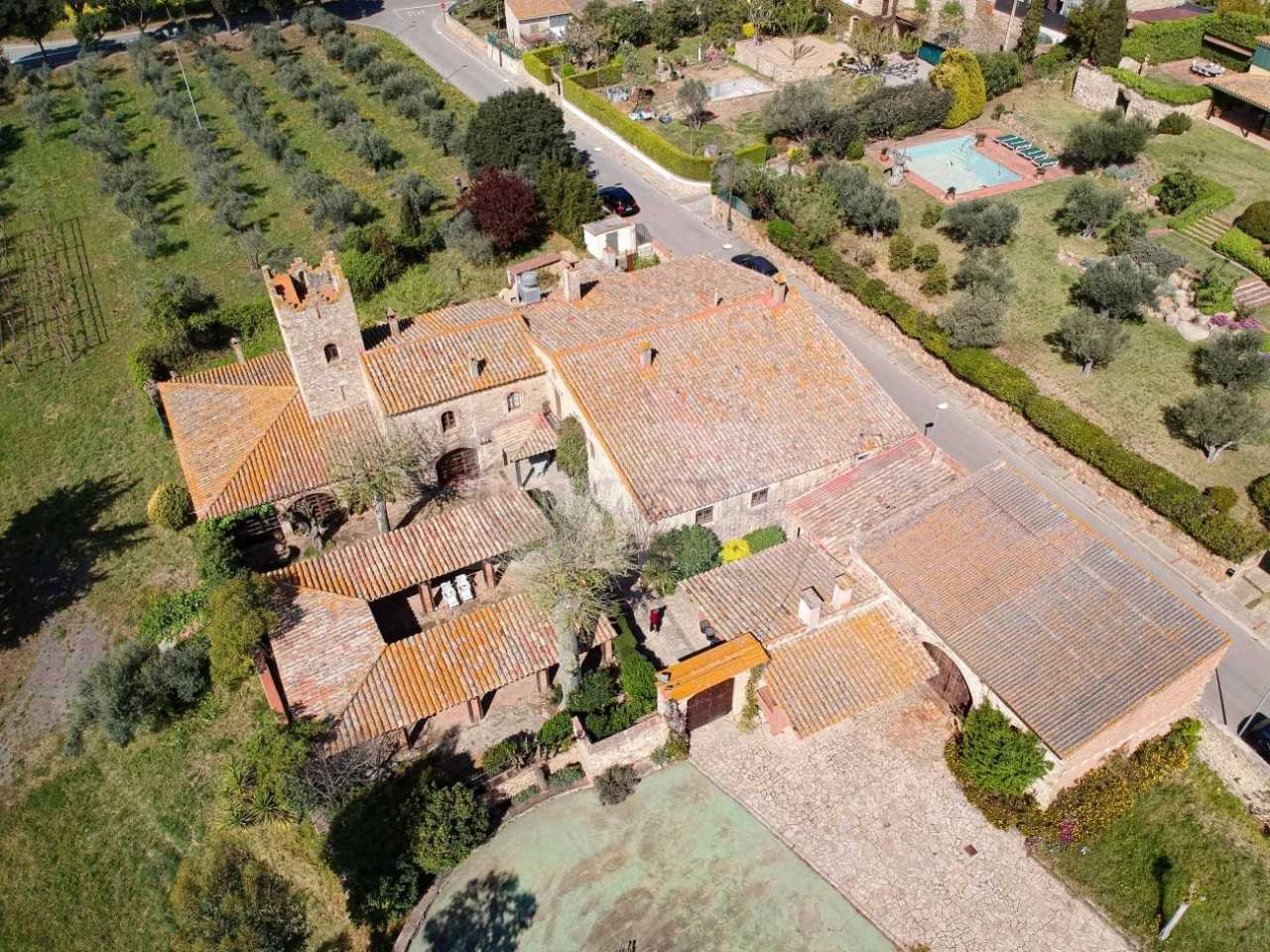 Bilder Fortified farmhouse from the 14th century located in the heart of Costa Brava