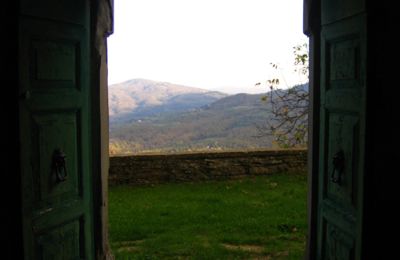 Kasteel te koop San Leo Bastia, Palazzo Vaiano, Umbria:  Ingang