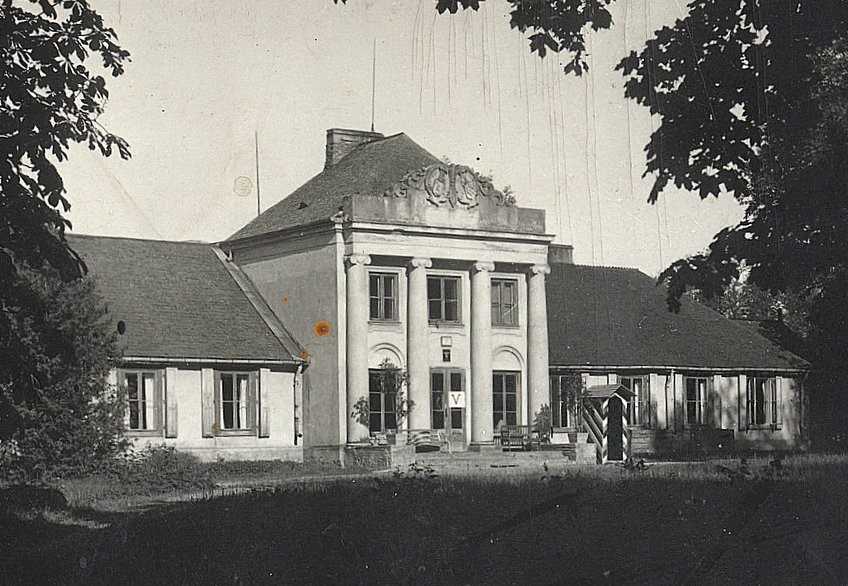 Sehr schönes Herrenhaus in Wola Pękoszewska, Masowien