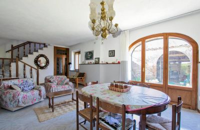 Boerderij te koop Asciano, Toscane:  RIF 2982 Wohnbereich mit Zugang zum Innenhof