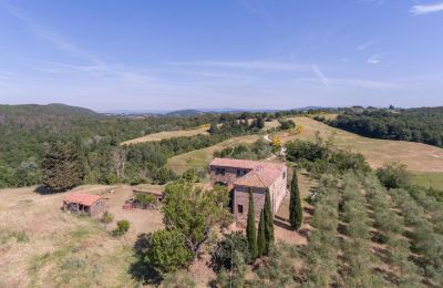 Charakterimmobilien, Rustikales Bauernhaus in typisch toskanischer Hügellandschaft