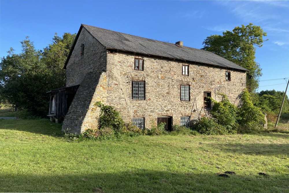 Bilder Historische Mühle mit Nebengebäuden und großem Grundstück