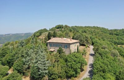 Historische Villa kaufen 06024 Gubbio, Umbrien, Drohnenfoto