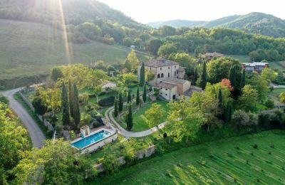 Landhus købe Lerchi, Umbria:  Ejendom