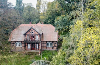 Ejendomme, Kleines Fachwerk-Gutshaus bei Leszno
