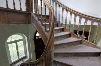 Herregård til salgs Lubiatów, Dwór w Lubiatowie, województwo łódzkie, Trappeoppgang