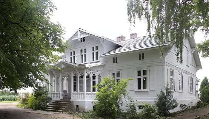 Herrenhaus/Gutshaus Lichnowy, Pommern