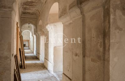Slott till salu Cítoliby, Zamek Cítoliby, Ústecký kraj, Övre våningen
