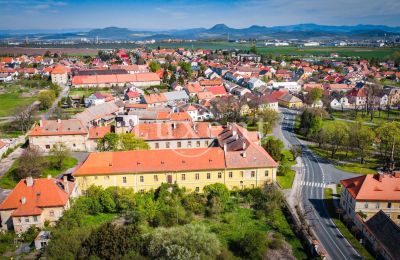 Slott till salu Cítoliby, Zamek Cítoliby, Ústecký kraj, luft