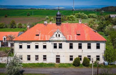 Slott till salu Brody, Zámek Brody, Ústecký kraj:  Utsikt utifrån