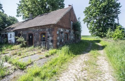 Schloss kaufen Przybysław, Westpommern:  Nebengebäude