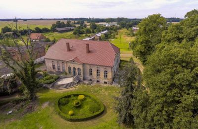 Vastgoed, Herenhuis met land in Przybysław, West-Pommeren