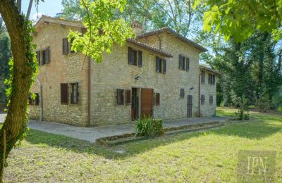 Charakterimmobilien, Historisches Bootshaus am Ufer des Tiber in Umbrien