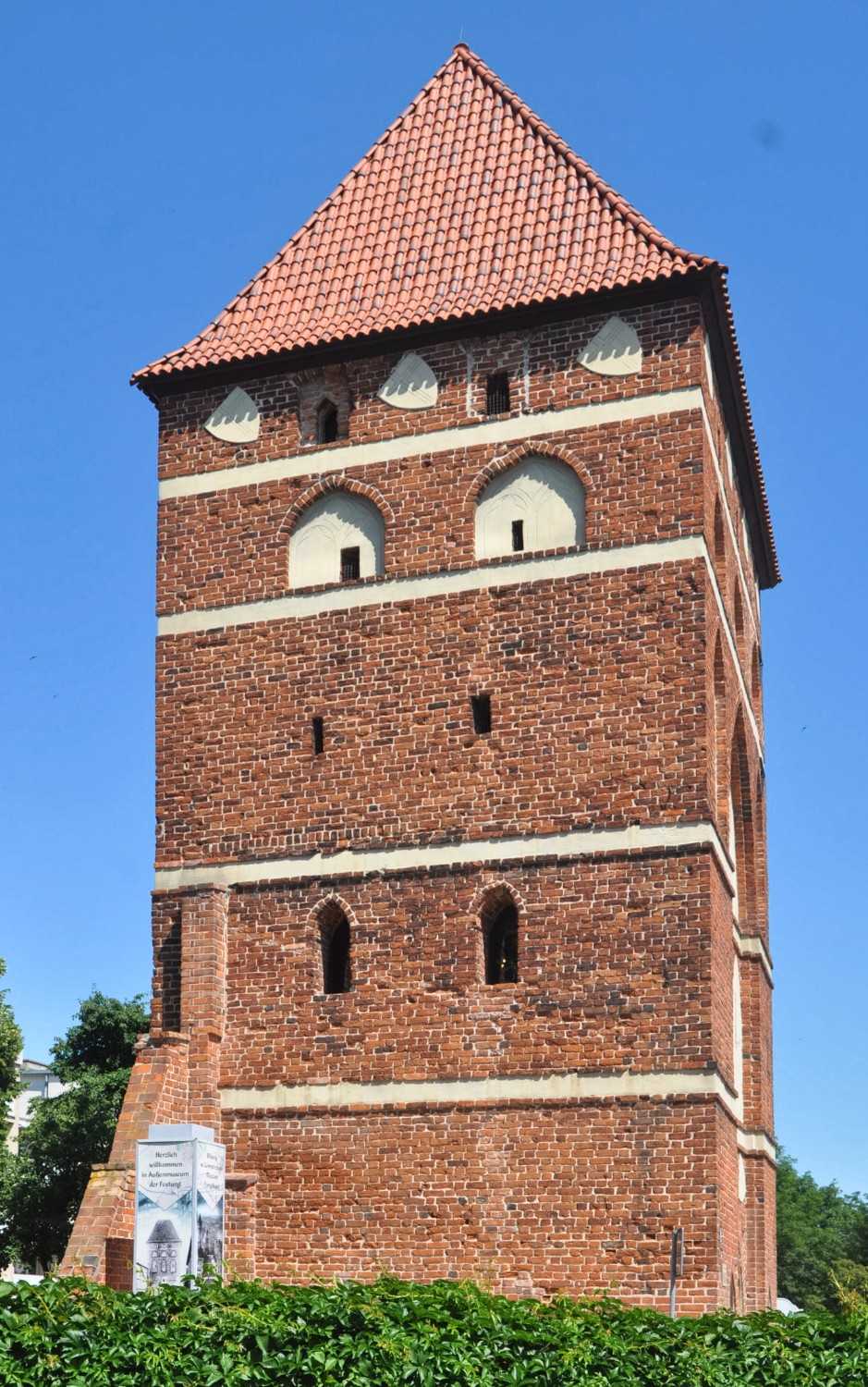 Bilder Historical tower in the old town of Malbork
