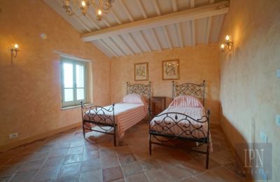 Lantgård till salu Città di Castello, Umbria, Bild 37/48