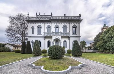 Historisk villa til salg 28040 Lesa, Piemonte, Bagudvendt