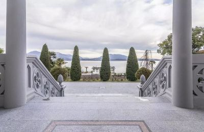 Historisk villa til salg 28040 Lesa, Piemonte, Indgang
