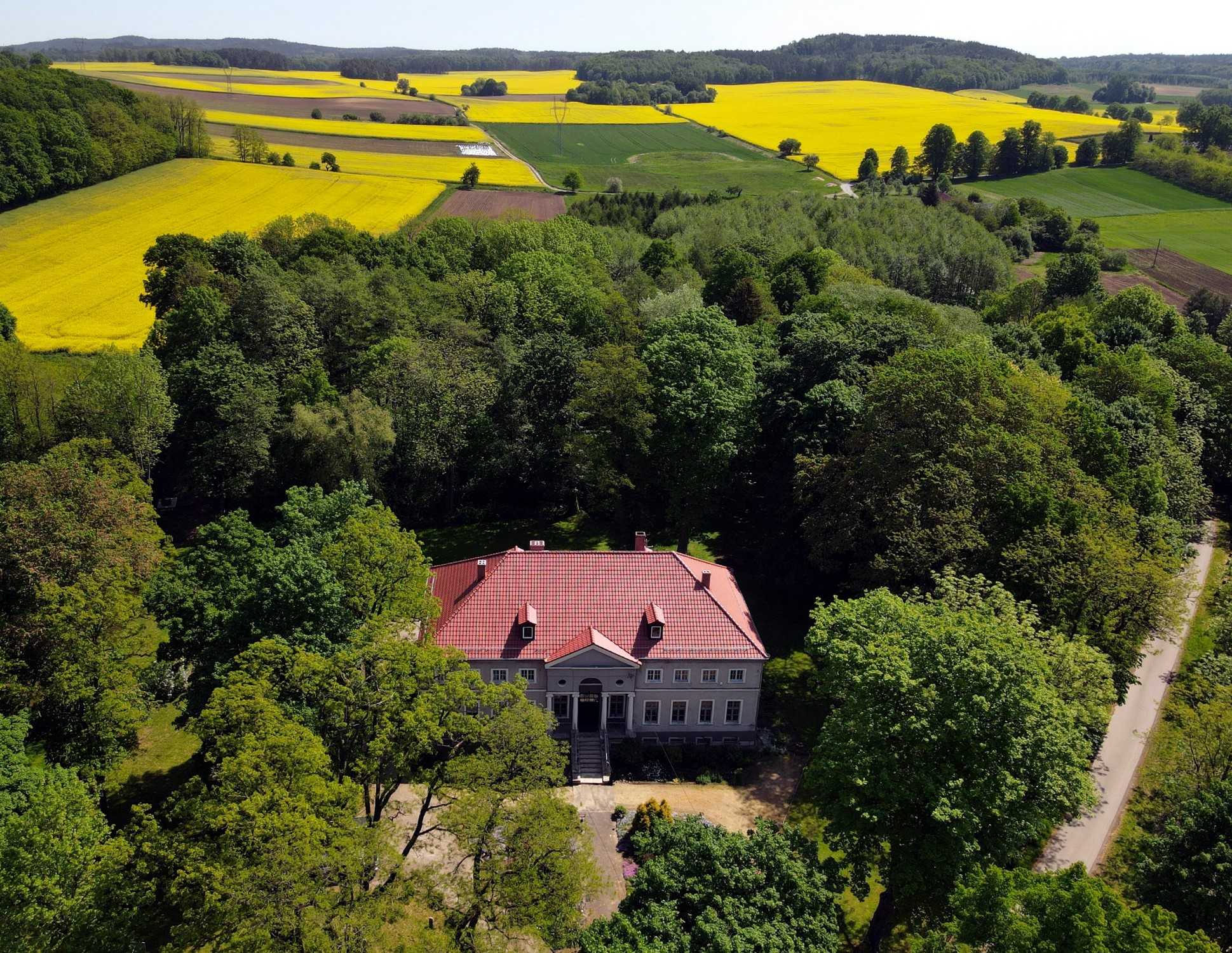 Bilder Country Mansion in Poland near Görlitz (Germany)