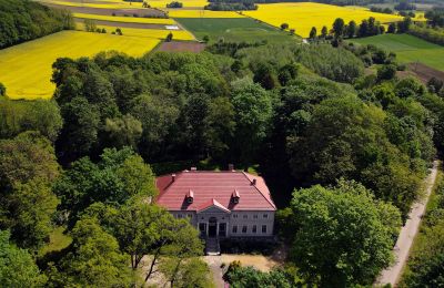 Schloss kaufen Sławnikowice, Niederschlesien:  Drohne