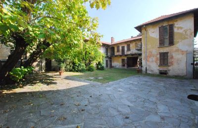 Historische villa te koop Golasecca, Lombardije:  Bijgebouw