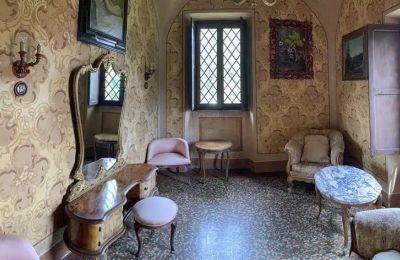 Slott til salgs Cavallirio, Piemonte:  