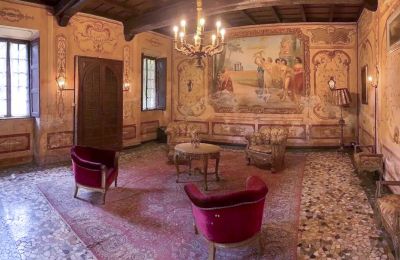 Slott til salgs Cavallirio, Piemonte:  Detaljer