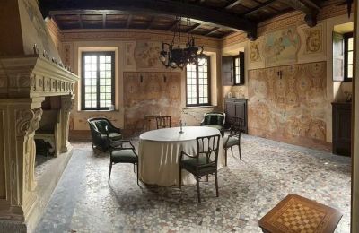 Schloss kaufen Cavallirio, Piemont:  Kamin
