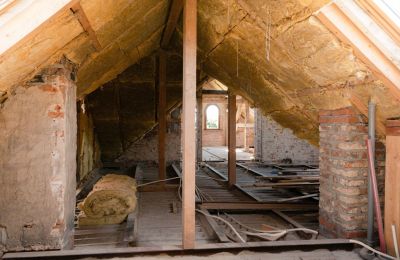 Historische Villa kaufen Strzelin, Kazanów 21, Niederschlesien:  