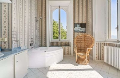 Historische Villa kaufen 28823 Ghiffa, Villa Volpi, Piemont:  Badezimmer