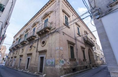 Kasteel te koop Manduria, Puglia:  Buitenaanzicht