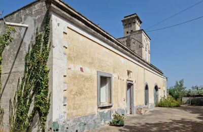 Lantligt hus till salu Oria, Puglia:  Sidovy