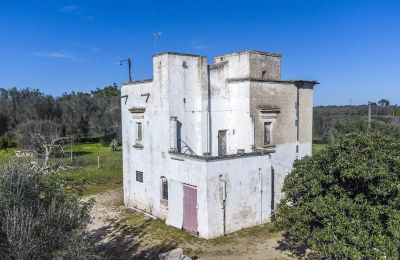 Stuehus købe Oria, Puglia:  Udvendig visning