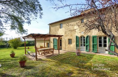 Landhuis te koop Castagneto Carducci, Toscane:  RIF 3057 Pergola am Haus