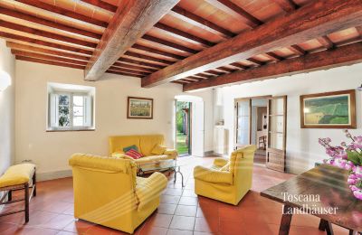 Landhuis te koop Castagneto Carducci, Toscane:  RIF 3057 Wohnbereich mit Zugang zum Garten