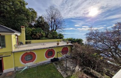 Historische villa te koop Verbano-Cusio-Ossola, Suna, Piemonte:  Bijgebouw