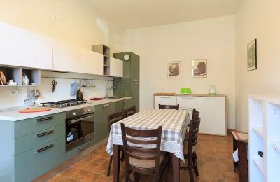 Historisk villa til salgs Verbano-Cusio-Ossola, Suna, Piemonte:  Kjøkken