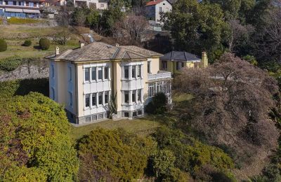 Historische villa te koop Verbano-Cusio-Ossola, Suna, Piemonte:  Buitenaanzicht