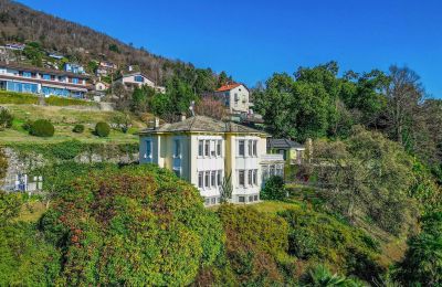 Historisk villa till salu Verbano-Cusio-Ossola, Suna, Piemonte:  