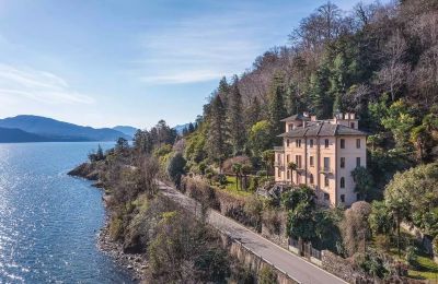 Historische villa te koop Cannobio, Piemonte:  Buitenaanzicht