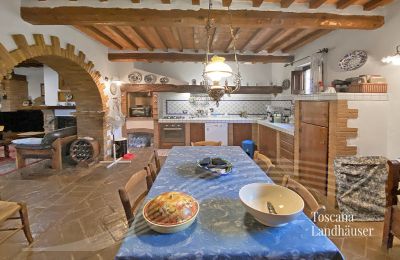 Lantligt hus till salu Marciano della Chiana, Toscana:  RIF 3055 Küche mit Essbereich